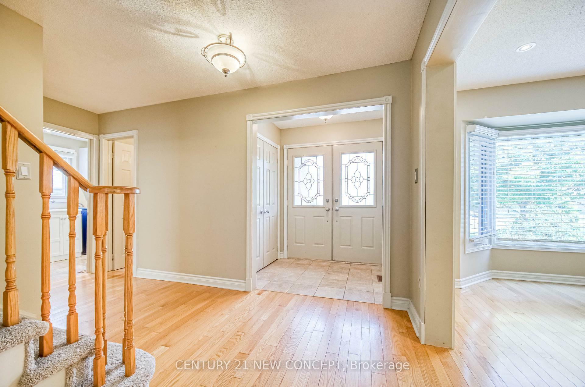 Photo de la propriété: 342 Bristol Road ON L3Y 7Z9