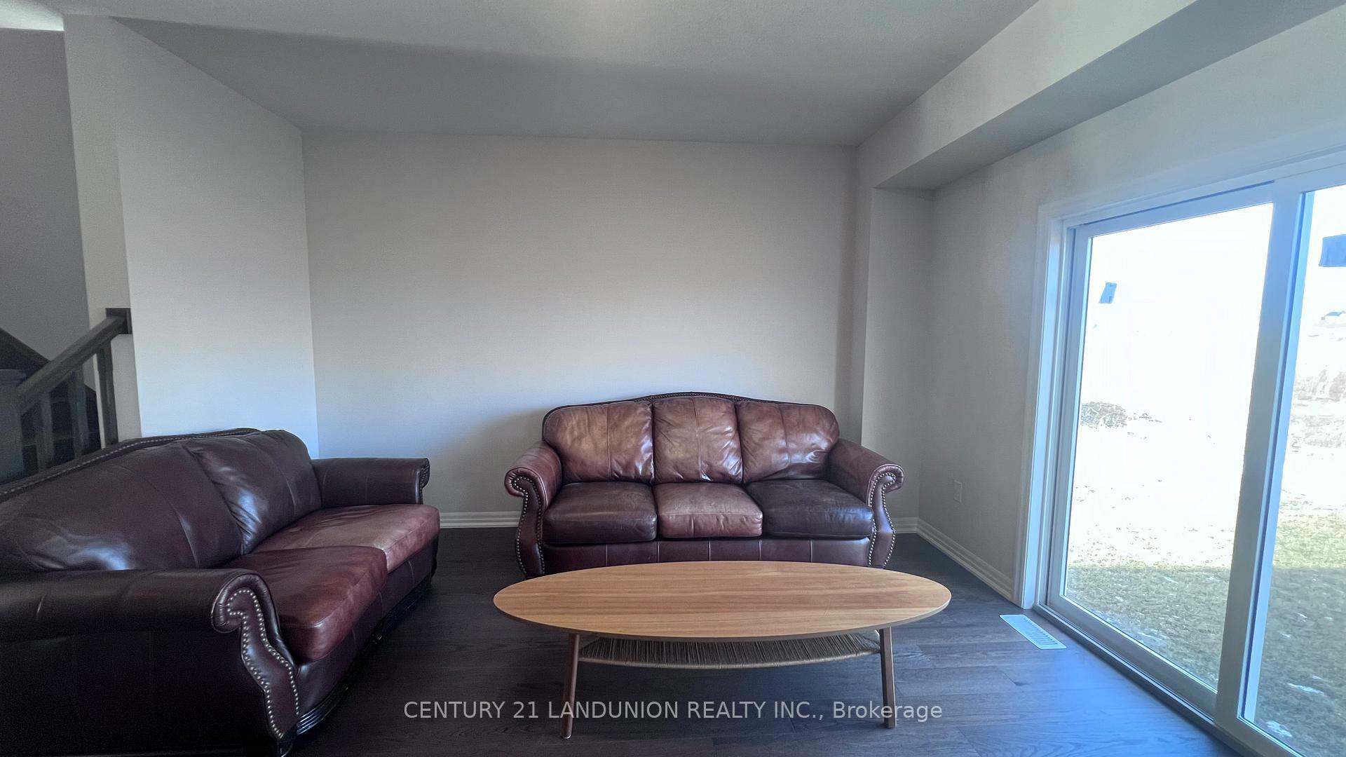 Photo de la propriété: 39 Meadowlark Drive ON L3K 6E3
