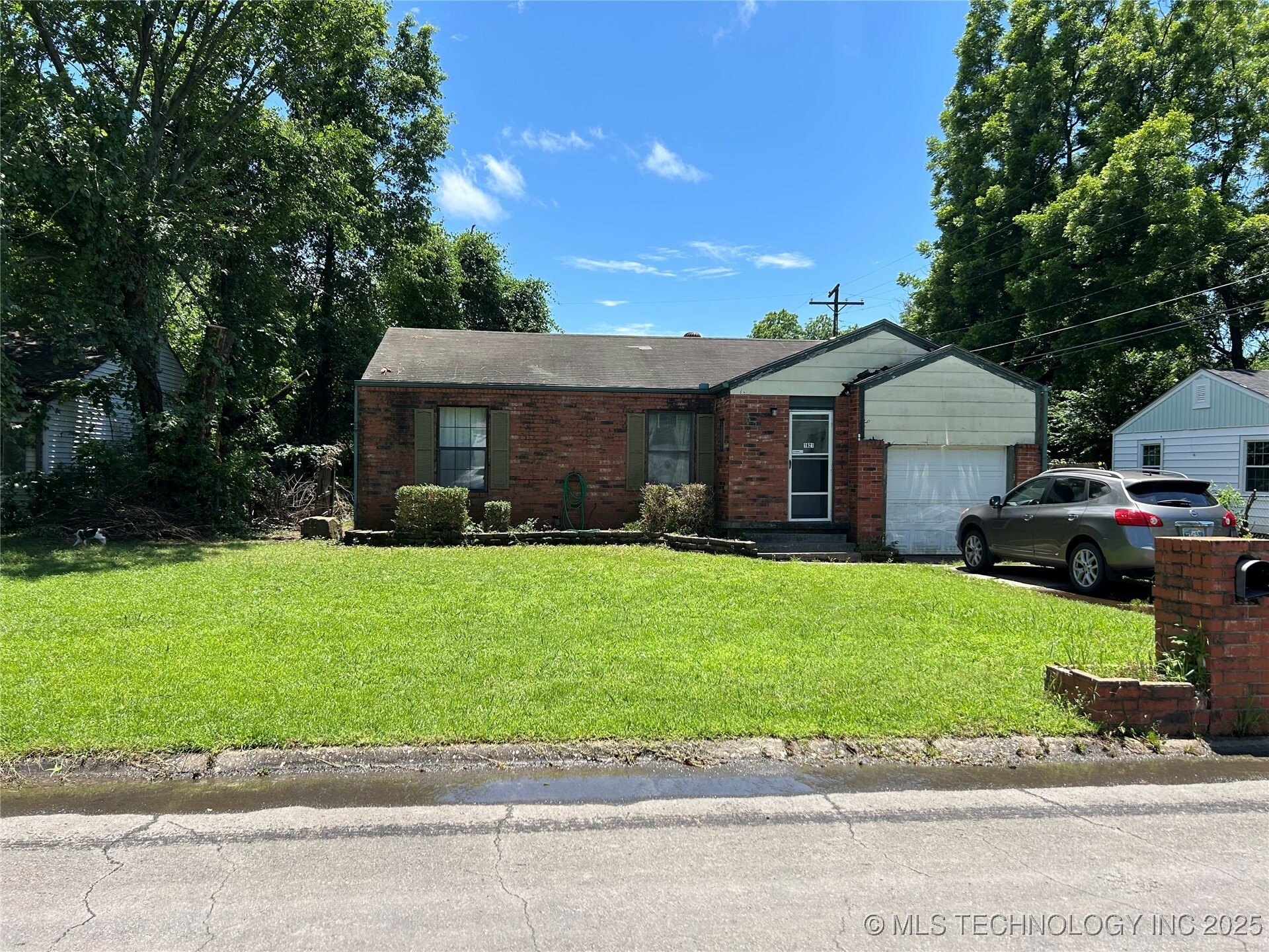 Property Photo:  1621 Center Ln  OK 74403 