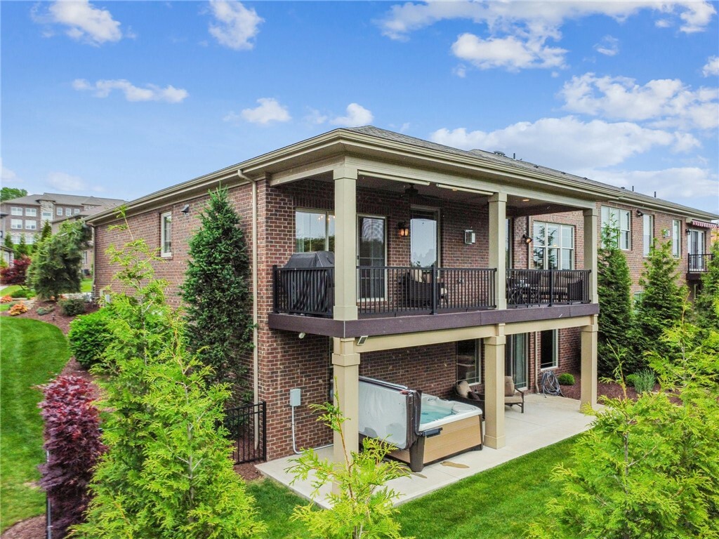 Property Photo: 213 Lucca Lane PA 15241