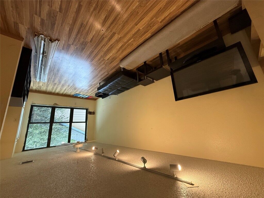 Property Photo: 2409 Leon Street 206 TX 78705