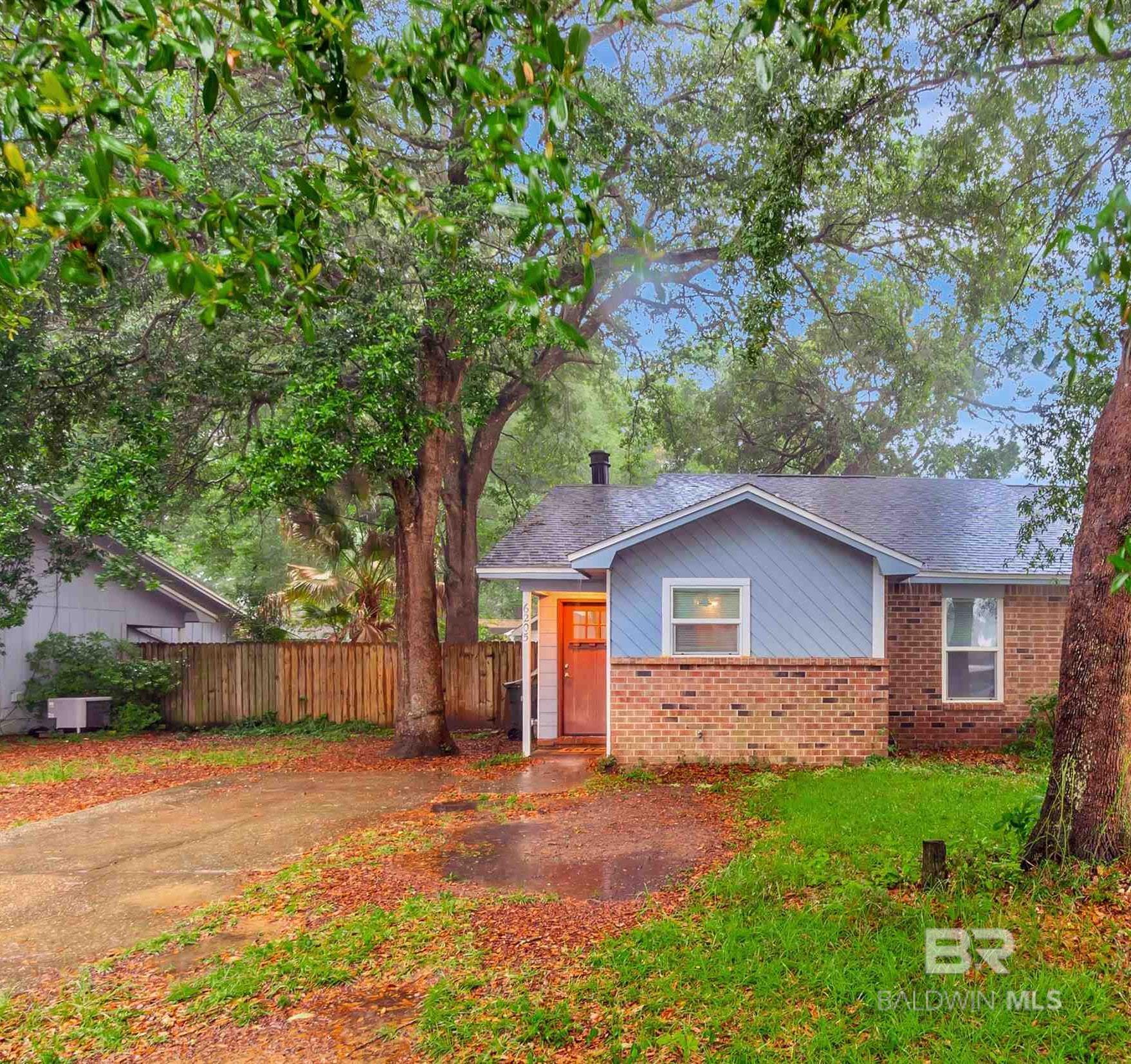 Property Photo: 6205 E. Forest Pines FL 32526