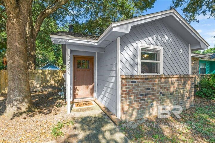 Property Photo:  6205 E. Forest Pines  FL 32526 