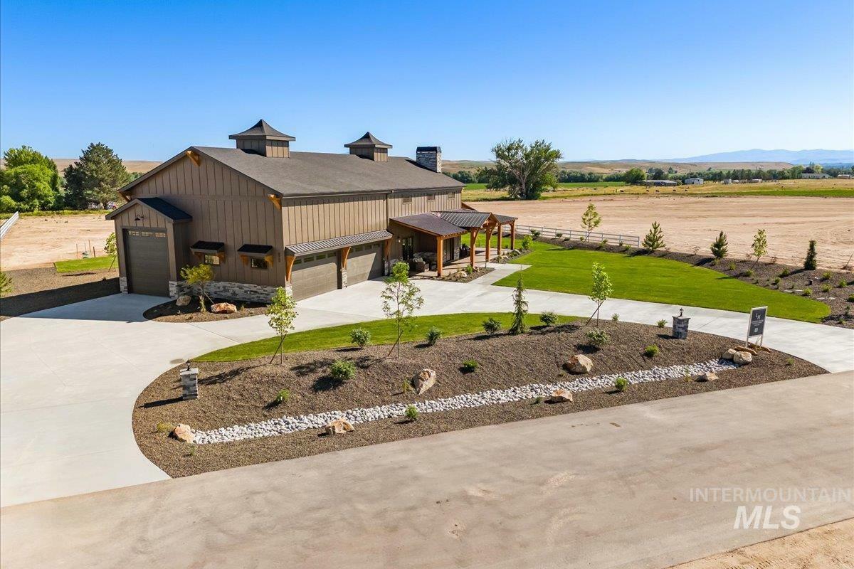 Property Photo: 8860 Kemp Rd ID 83607