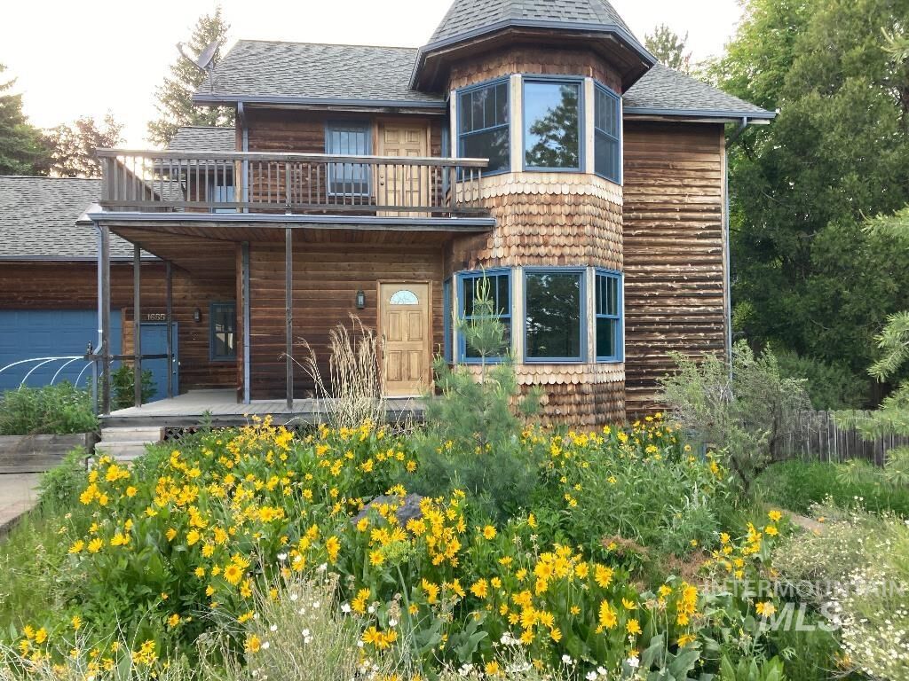 Property Photo:  1655 Lorien Ln  ID 83843 