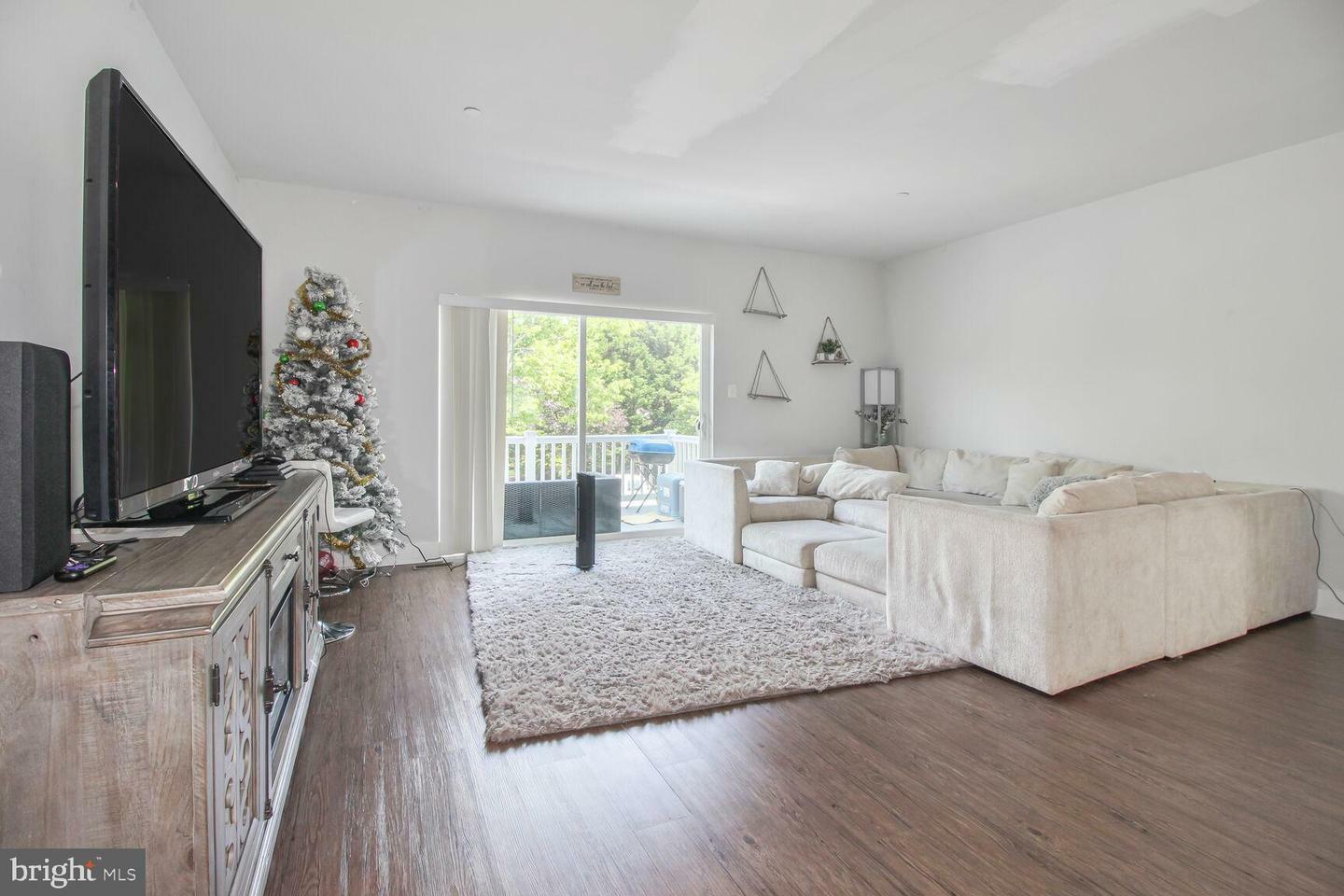 Property Photo: 7728 Lexington Court MD 21061