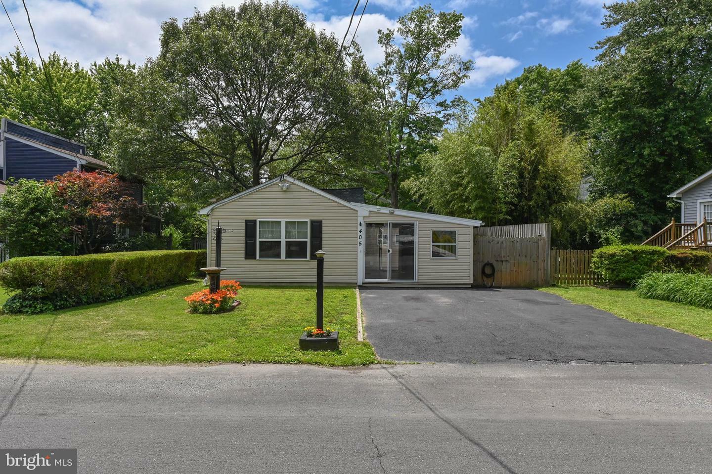 Property Photo: 405 Bayview Drive MD 21037