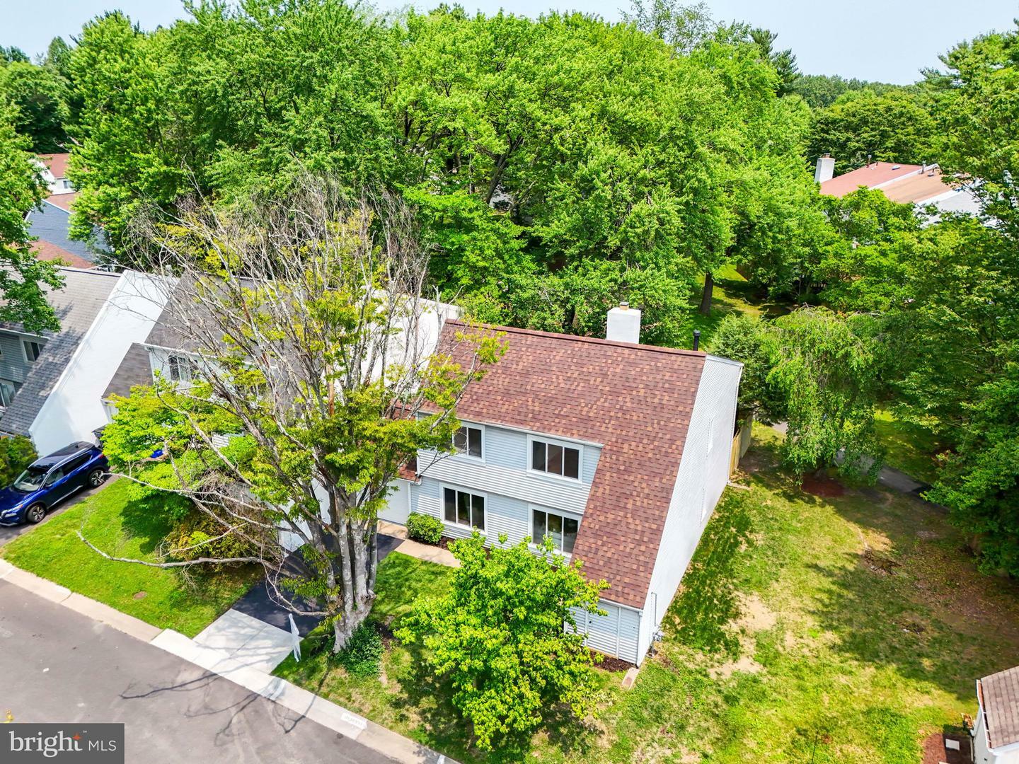Property Photo: 1496 Roundleaf Court VA 20190