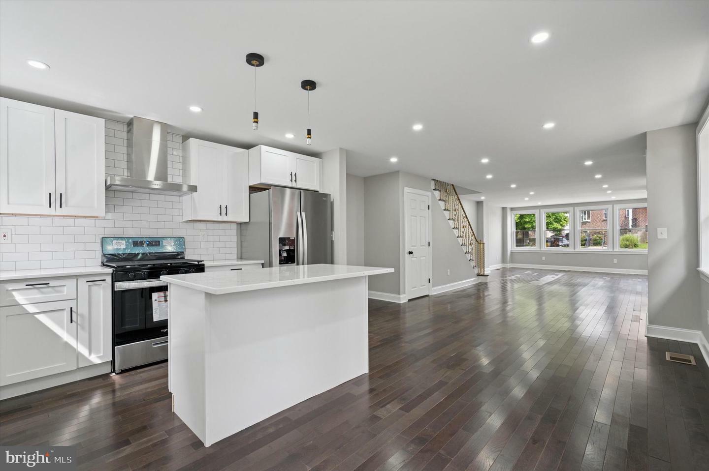 Property Photo: 860 Rundale Avenue PA 19050