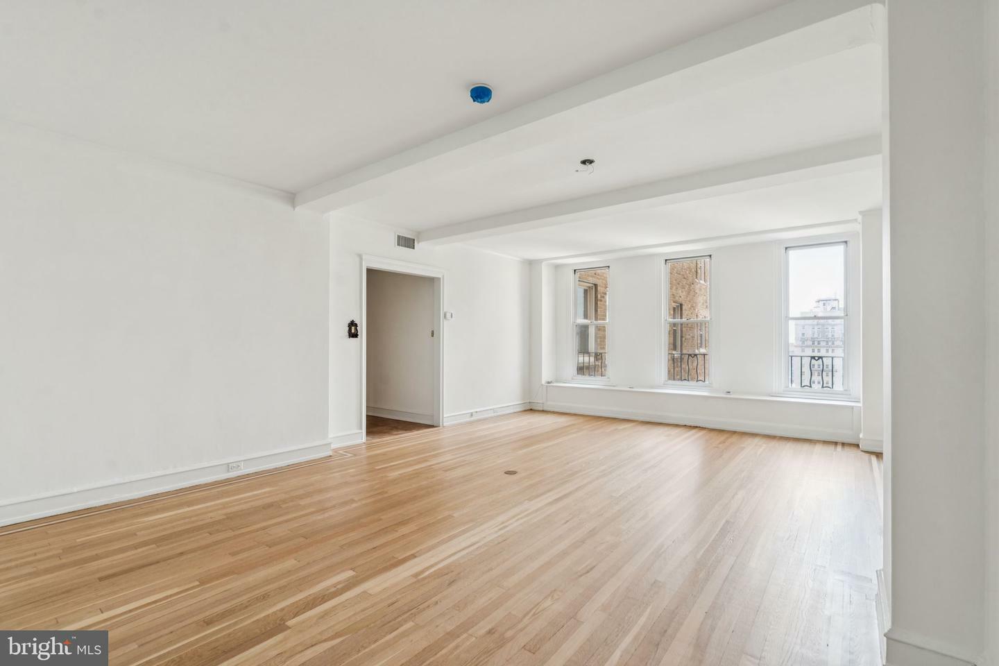Property Photo: 1901 Walnut Street 16E PA 19103