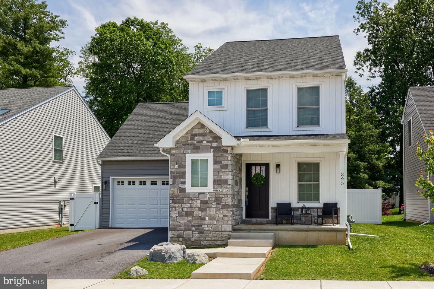 395 Hensley Street  Lititz PA 17543 photo