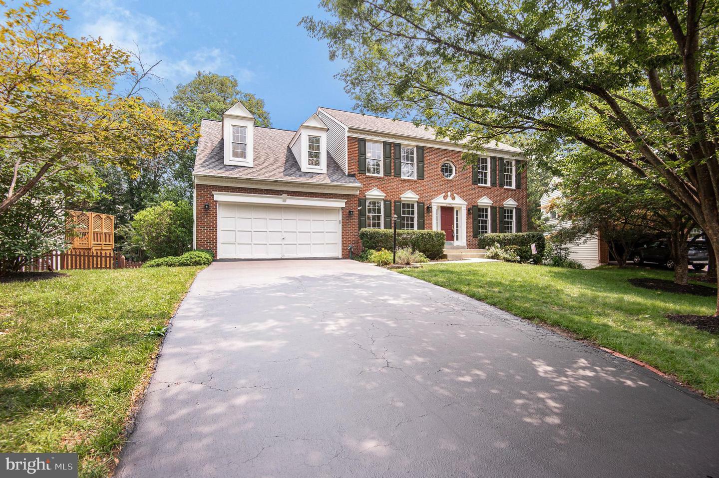 Property Photo: 20874 Yellowbloom Court VA 20147