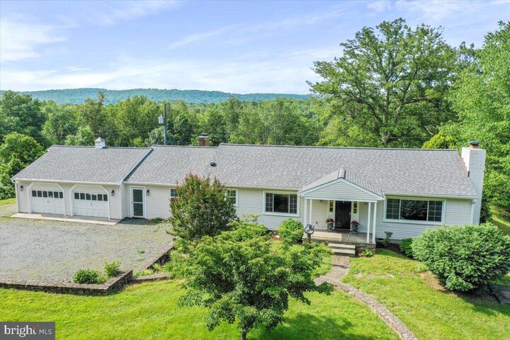 6025 Coon Tree Road  The Plains VA 20198 photo