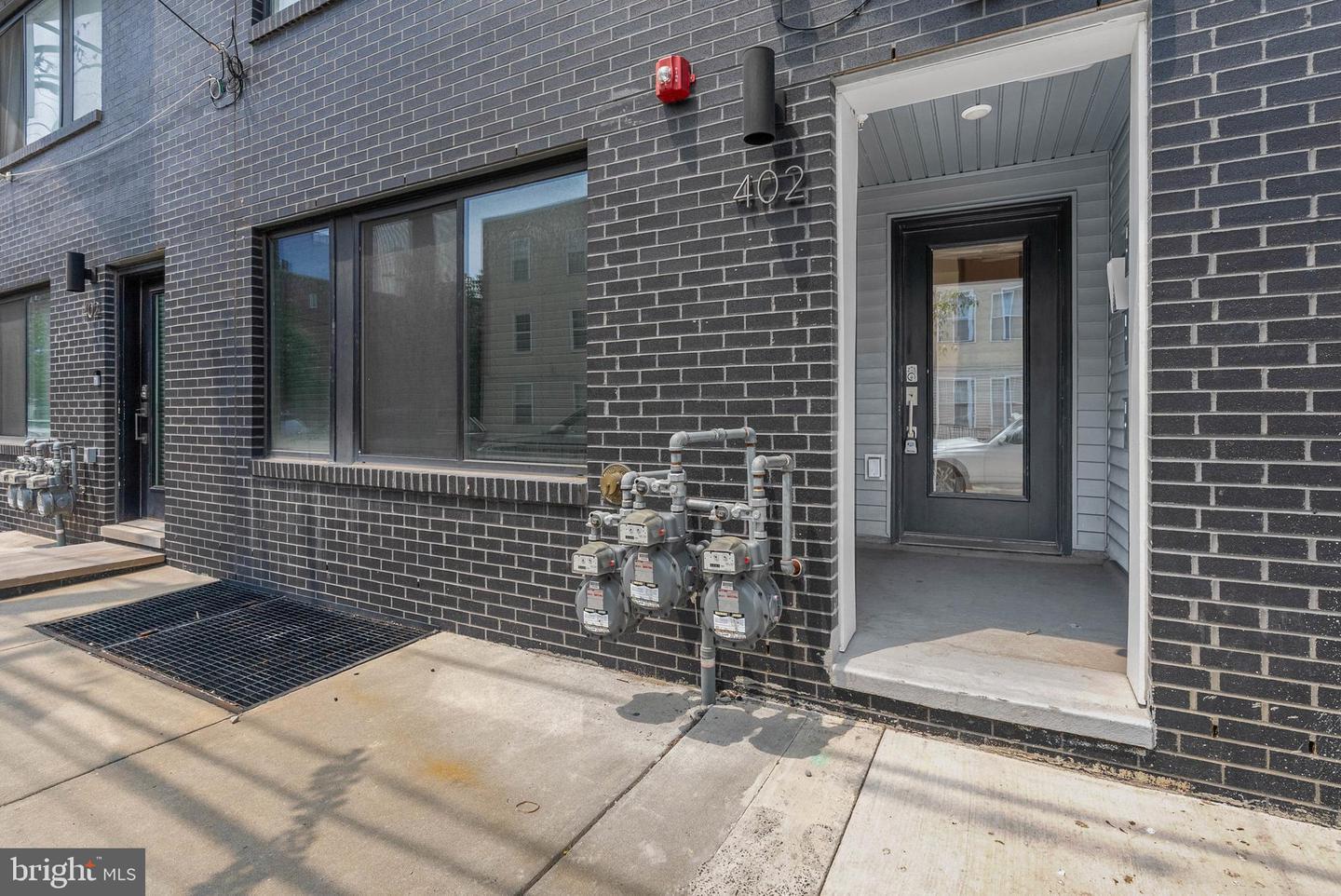 Property Photo: 402 N Front Street 3 PA 19123