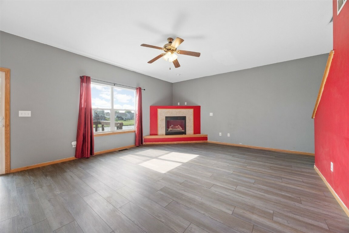 Property Photo: 32 S Park Ridge Road IA 52317