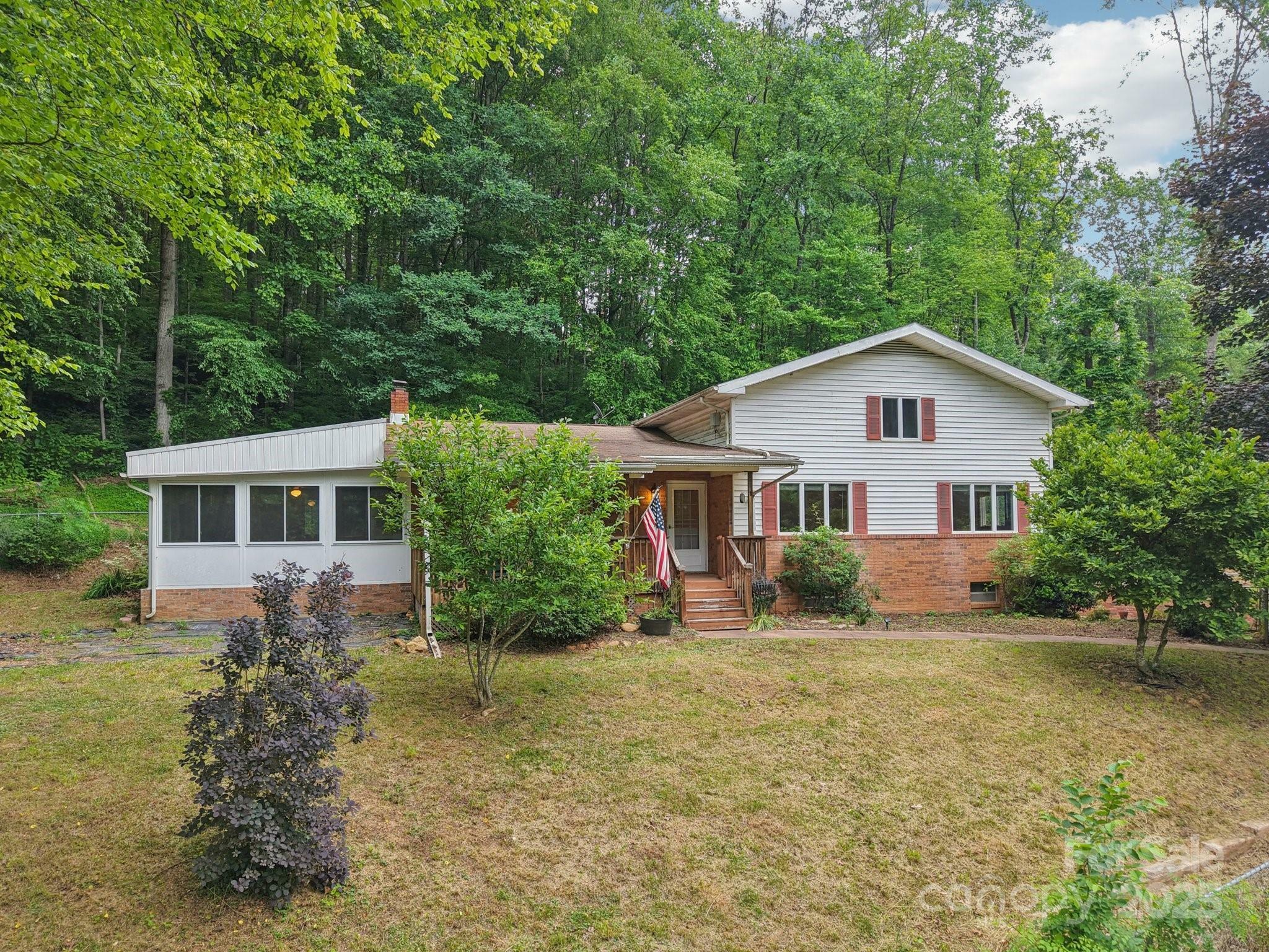 Property Photo: 169 Sunshine Cove Road NC 28785