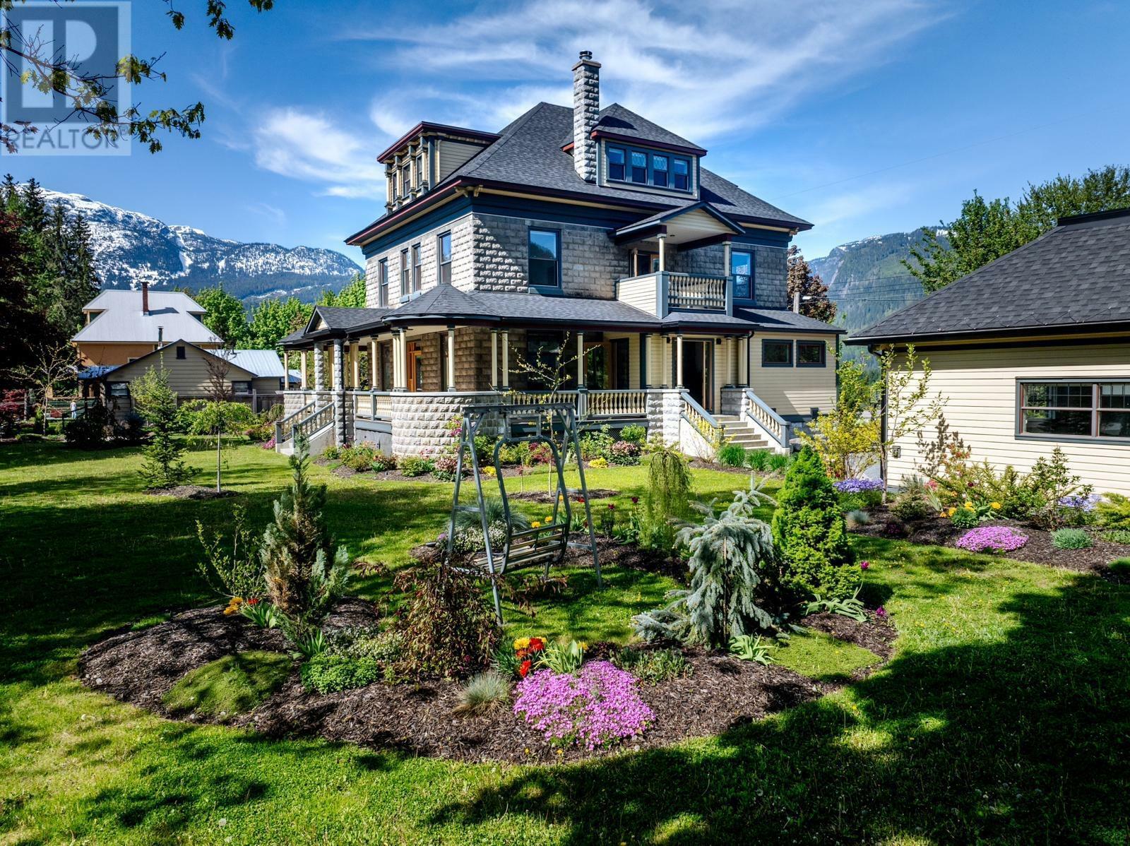 Property Photo: 805 & 815 Mackenzie Avenue BC V0E 2S0
