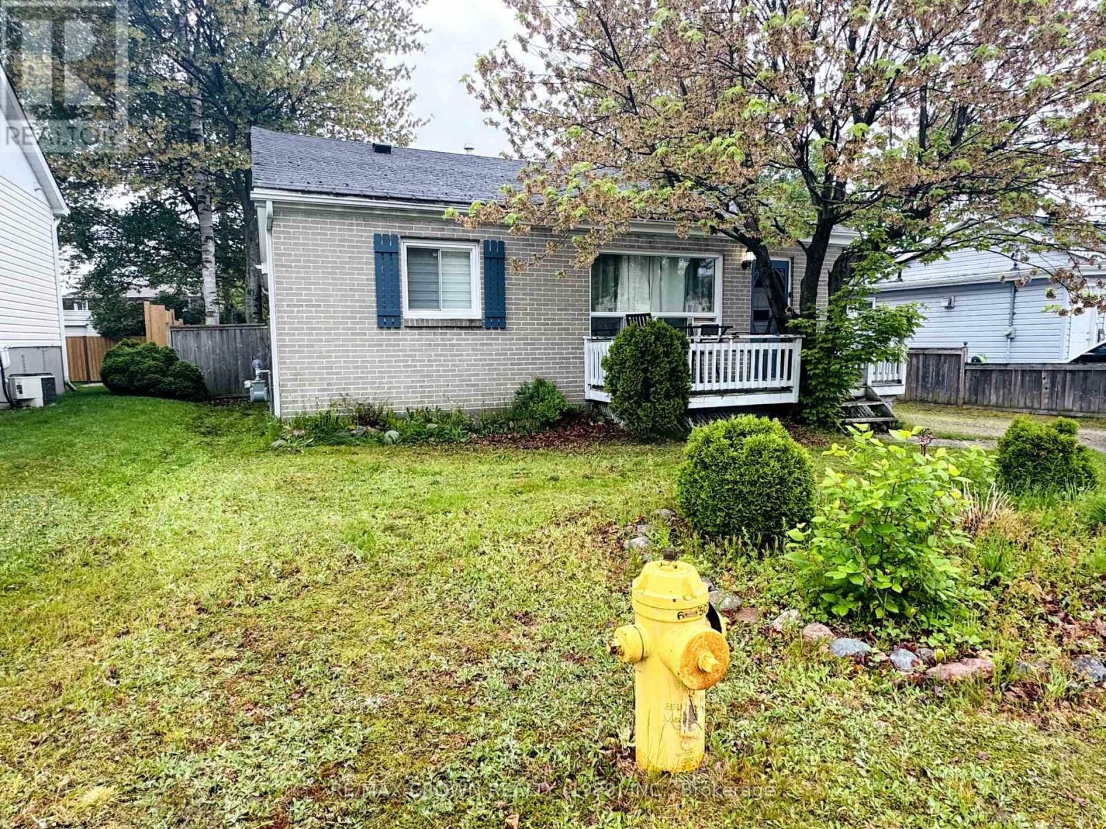 Property Photo:  539 Aberdeen Avenue  ON P1B 7H6 