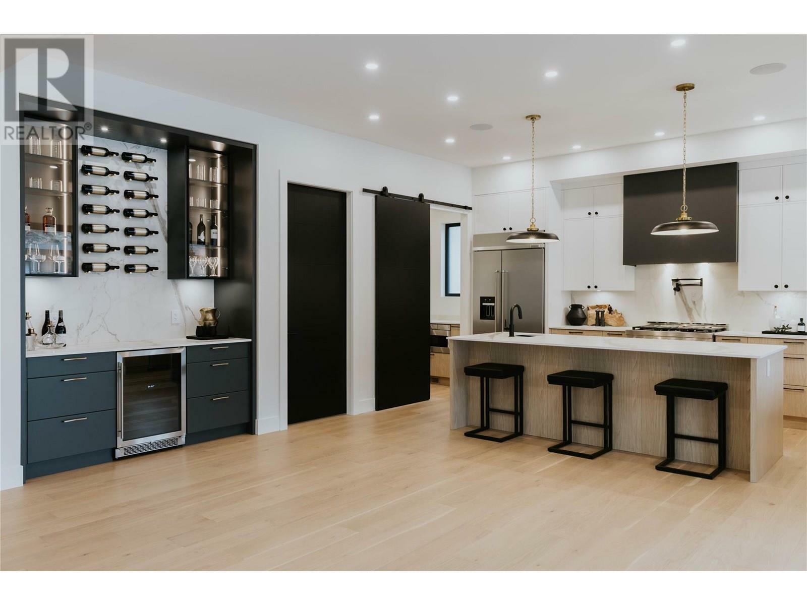 5533 Foothill Court  Kelowna BC V1W 0C4 photo