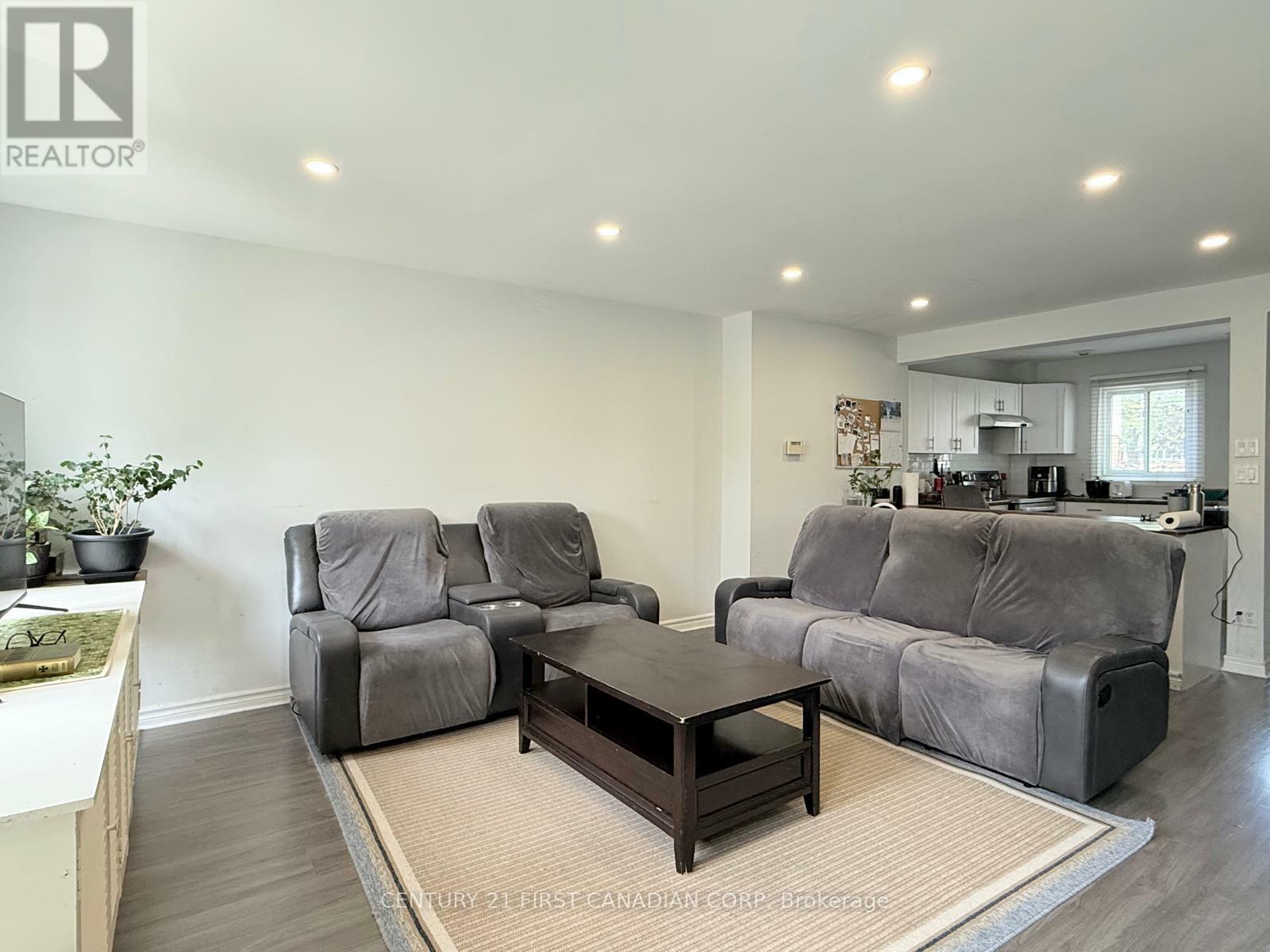Property Photo: 700 Exeter Road 26 ON N6E 1L2