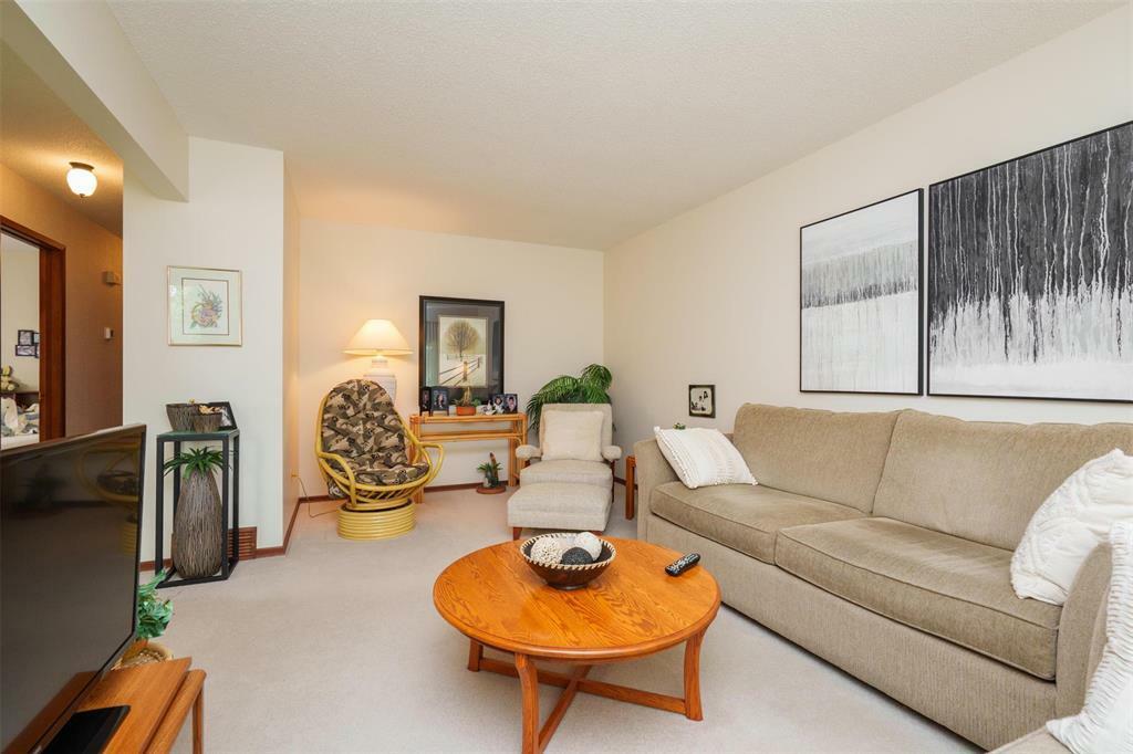Property Photo: 78 Lake Ridge Road MB R2Y 1K4