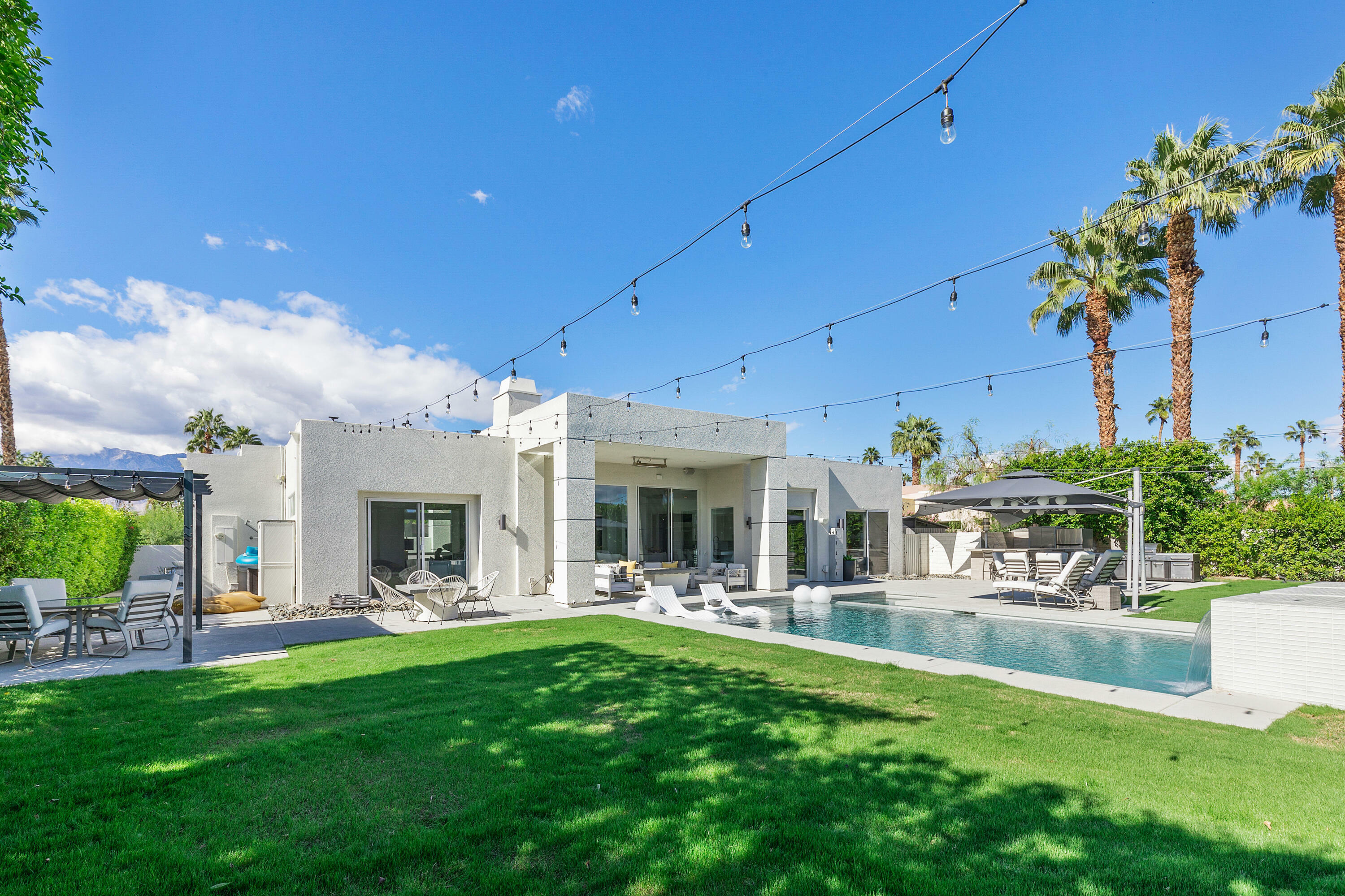 Property Photo: 11 Sterling Place CA 92270