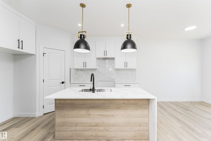 Photo de la propriété: 8723 181 Avenue NW AB T5Z 0X2