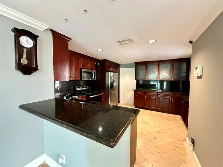 Property Photo:  1402 Veracruz Ln  FL 33327 
