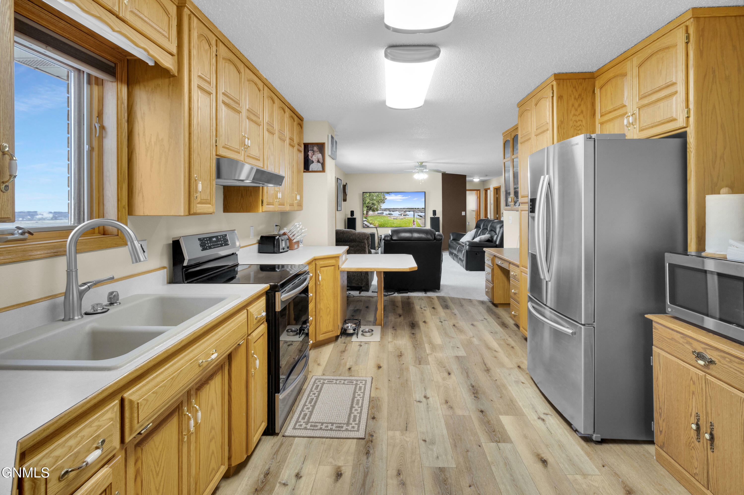 Property Photo: 4604 Highland Road ND 58554