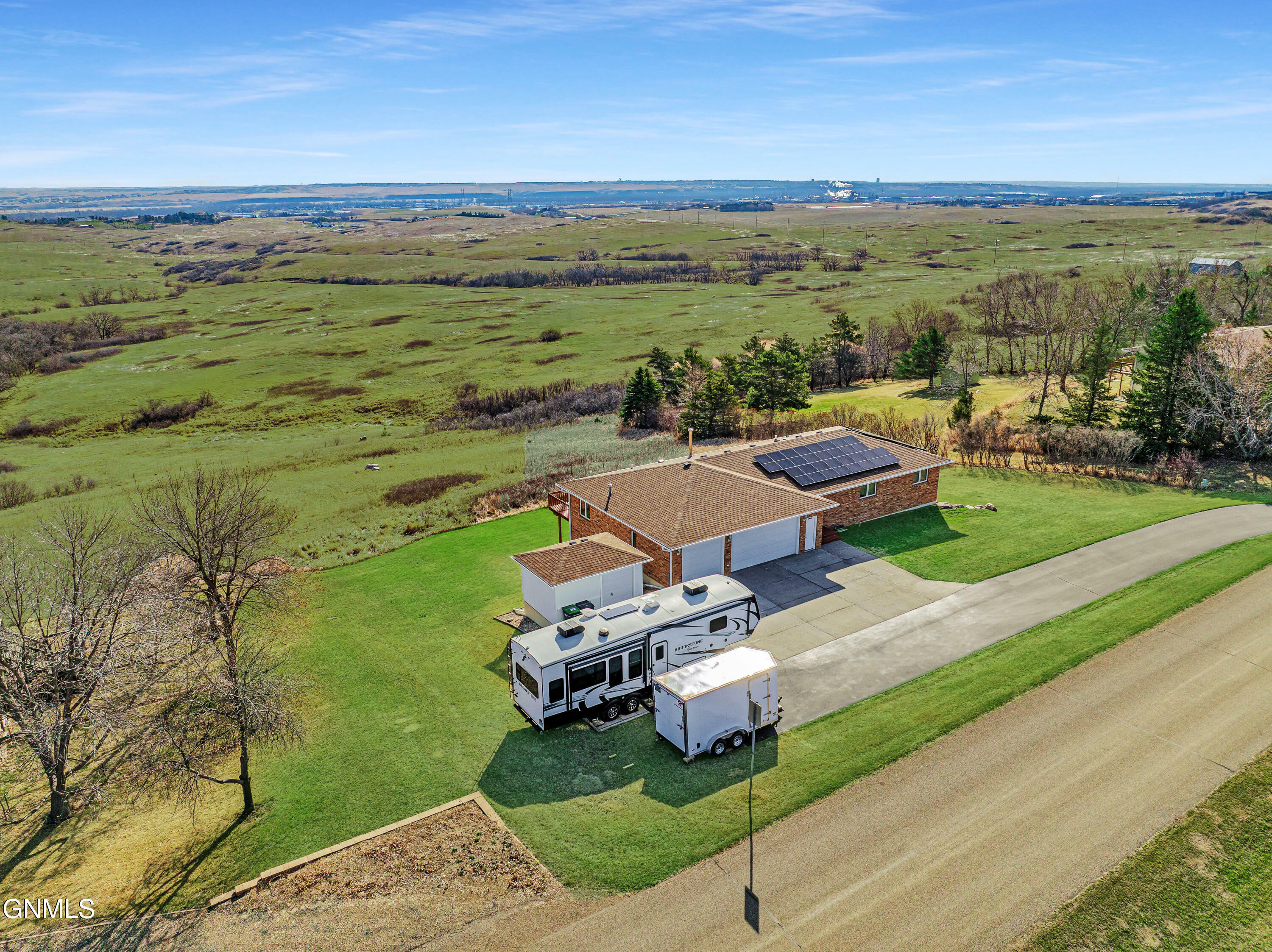 Property Photo: 4604 Highland Road ND 58554