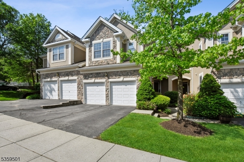 Property Photo: 6 Glattly Dr NJ 07834