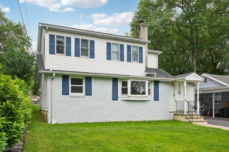 Property Photo: 4 Lenape Trl NJ 07470
