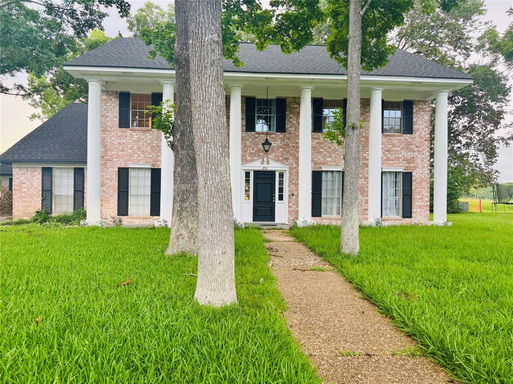 Property Photo: 251 Saint Cloud Drive TX 77546