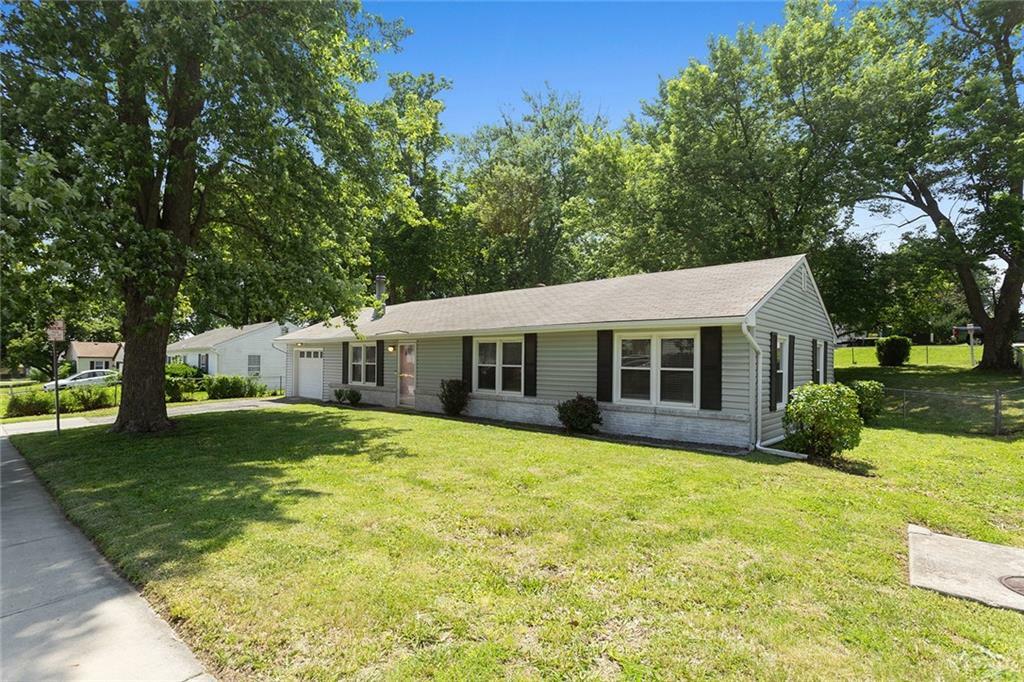 Property Photo:  304 Range Line Road  MO 64068 