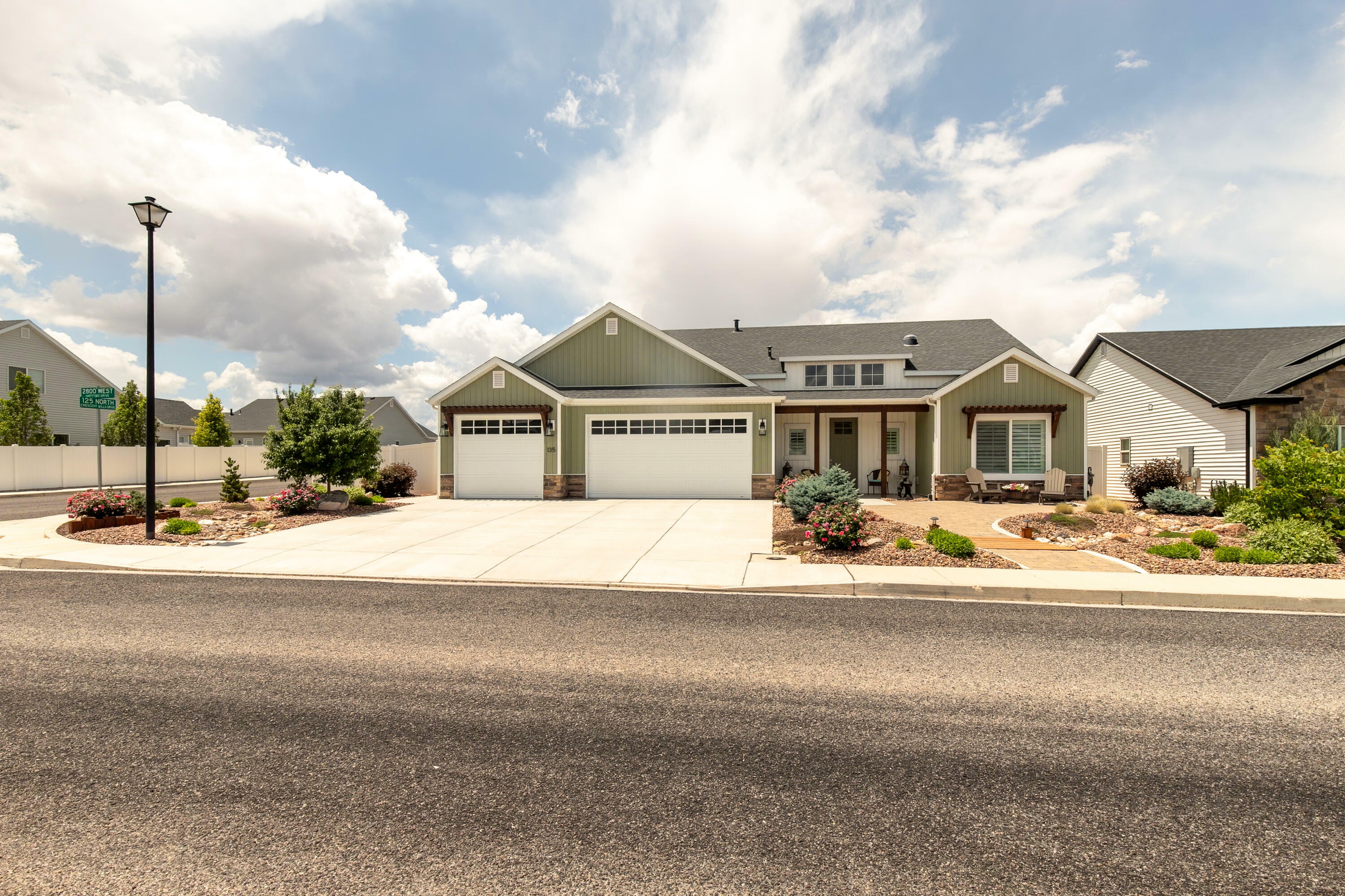 135 N Hartford Dr  Cedar City UT 84720 photo