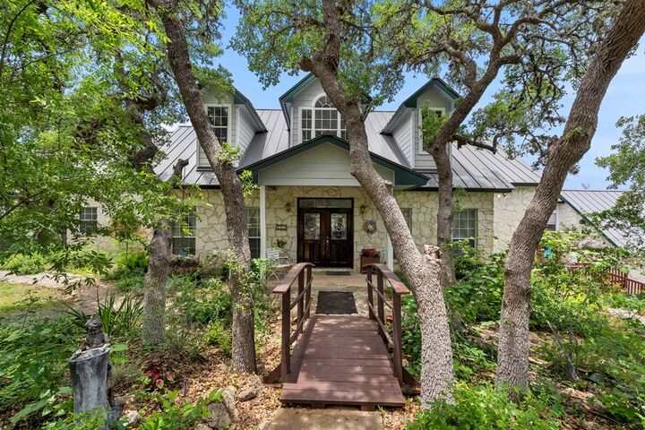 Property Photo: 125 Northlake TX 78063