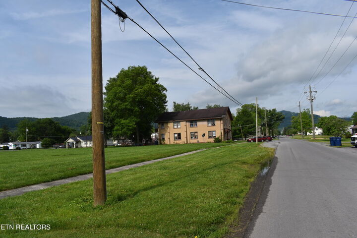 Property Photo:  321 Chester Ave  KY 40965 
