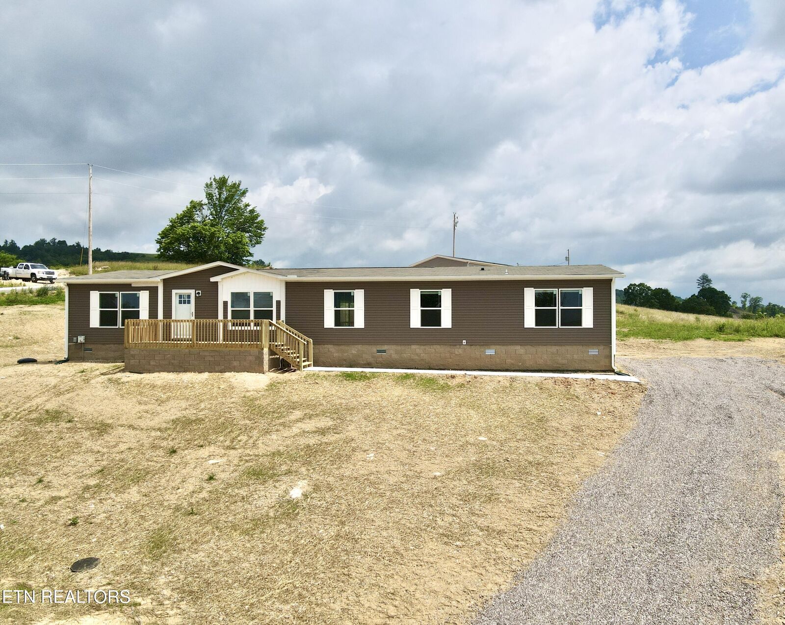 Property Photo: 320 Perkey Way TN 37825