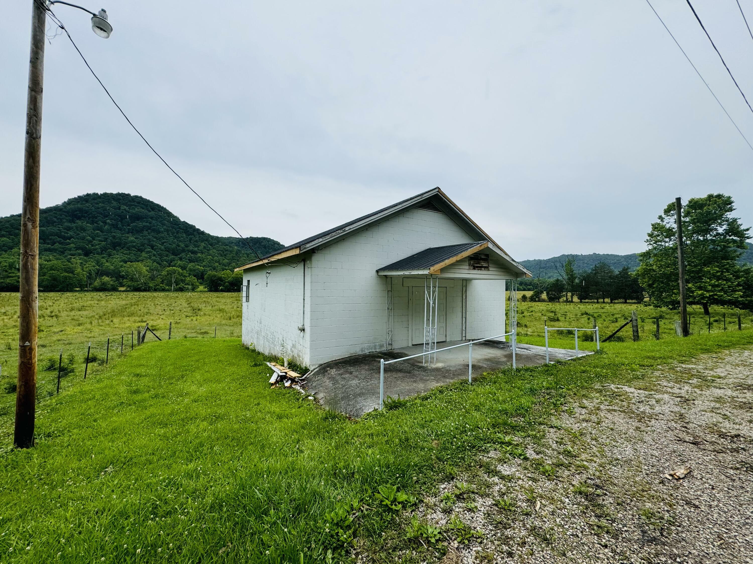 Property Photo: 6915 Red Lick Rd KY 40336