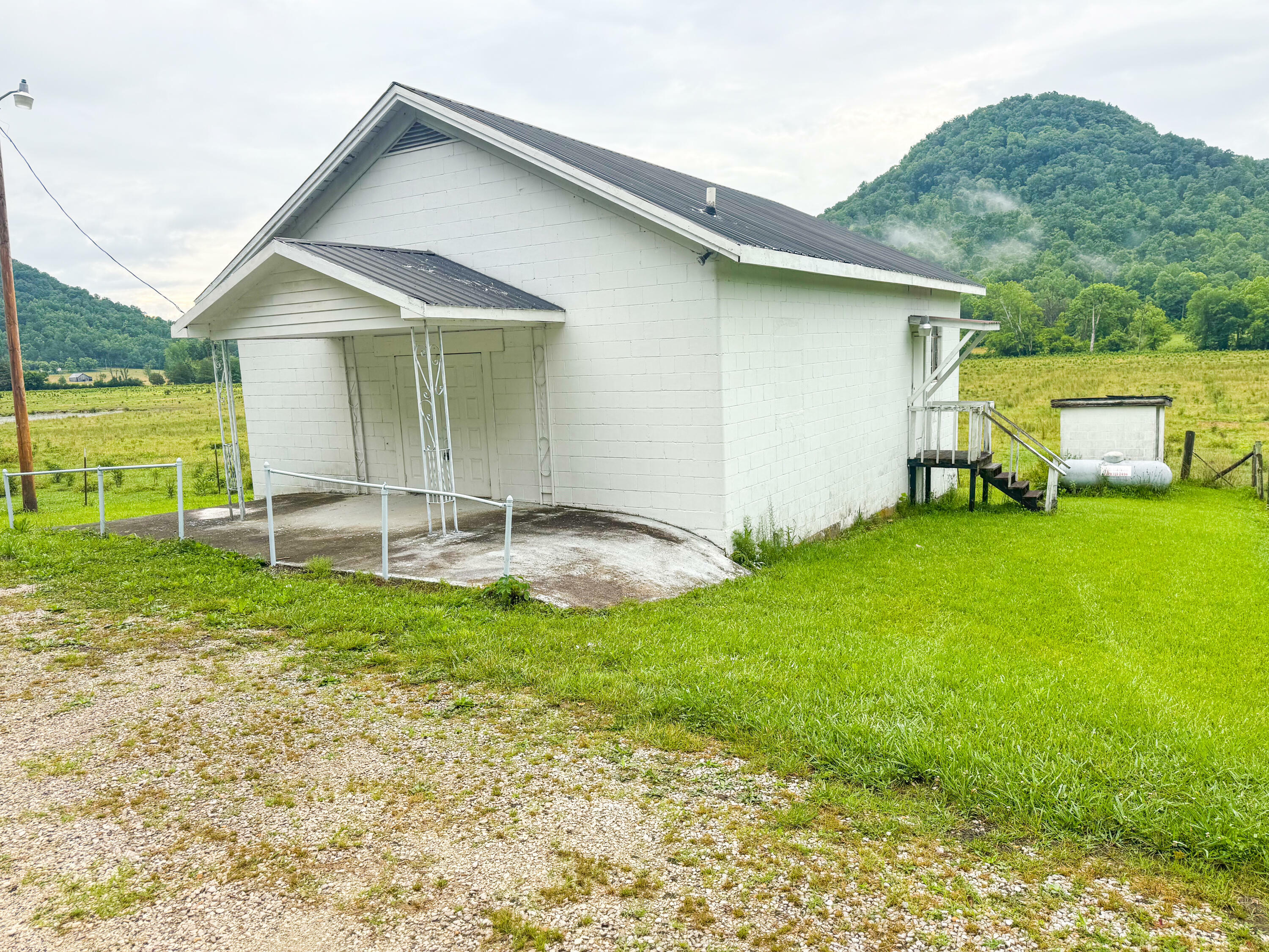 Property Photo: 6915 Red Lick Rd KY 40336