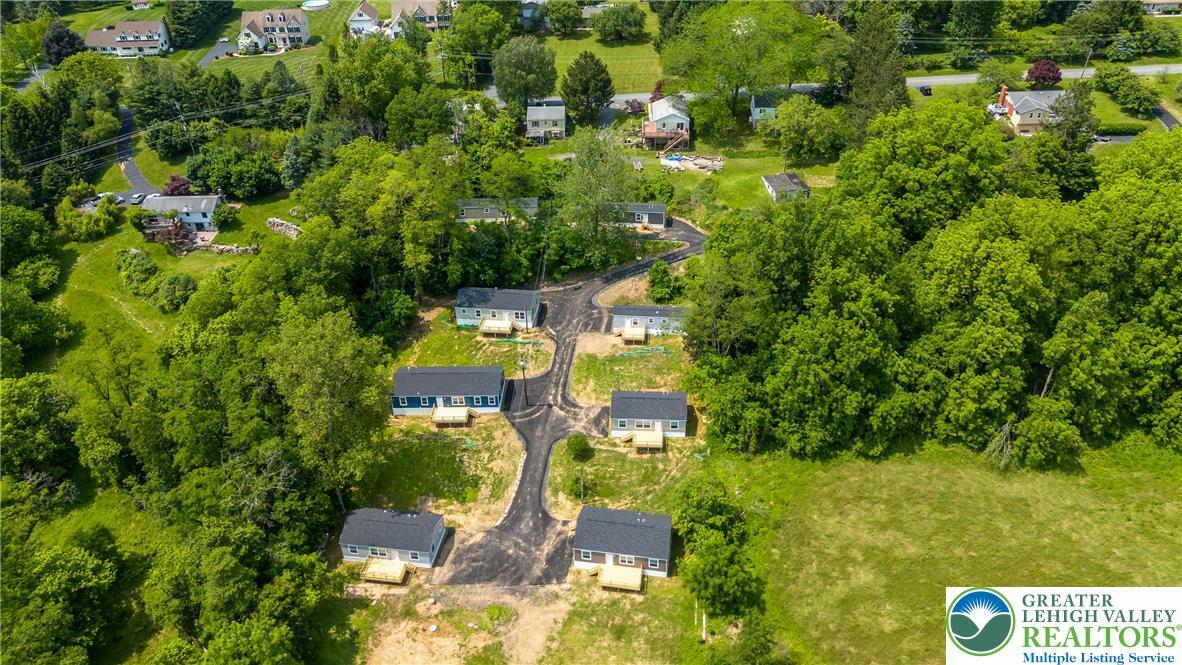 Property Photo: 465 Royal Manor PA 18042