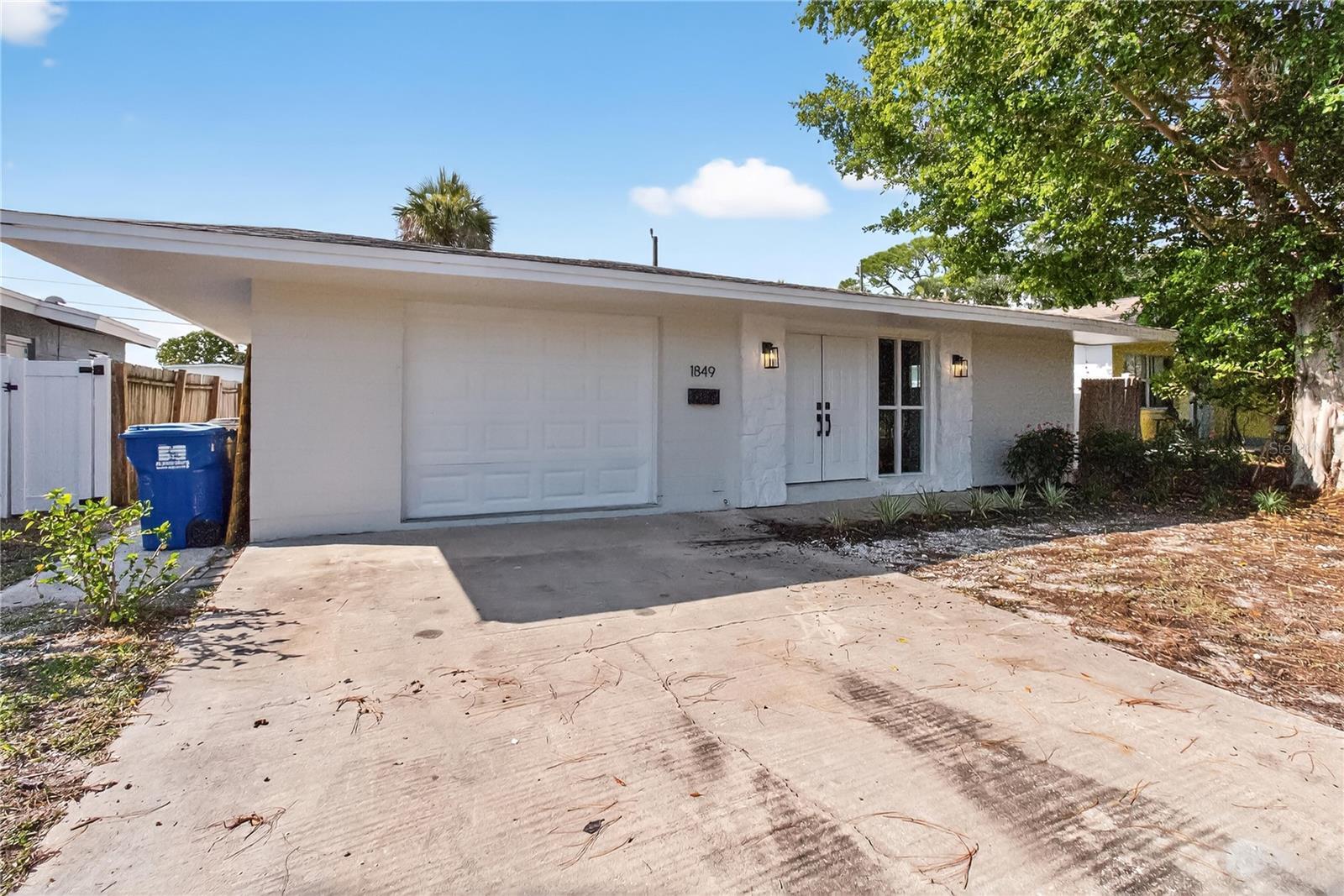 Property Photo: 1849 New Hampshire Avenue NE FL 33703