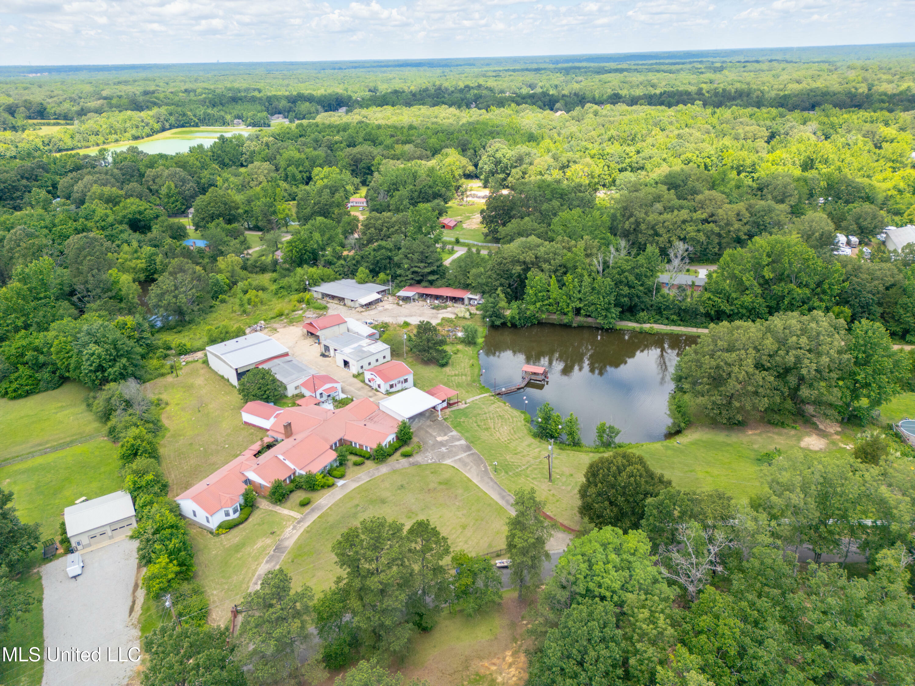 Property Photo: 76 Peach Tree Road MS 38611