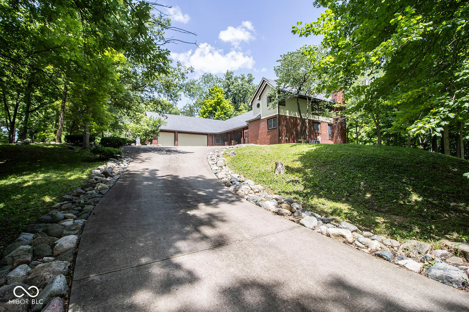 Property Photo: 5530 Shawnee Trail South Drive IN 46220