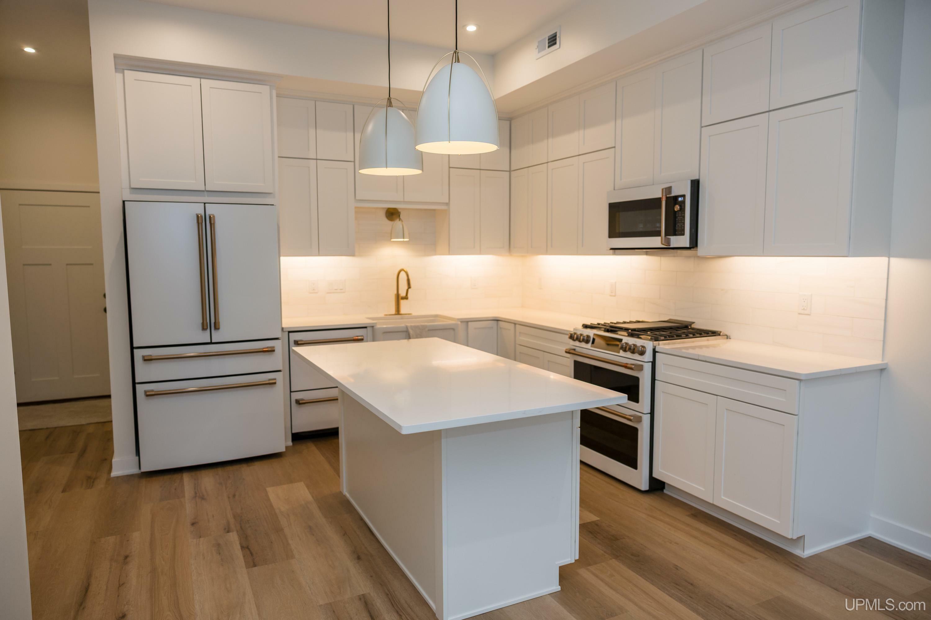 Property Photo:  780 S Lakeshore Boulevard A+/6  MI 49855 