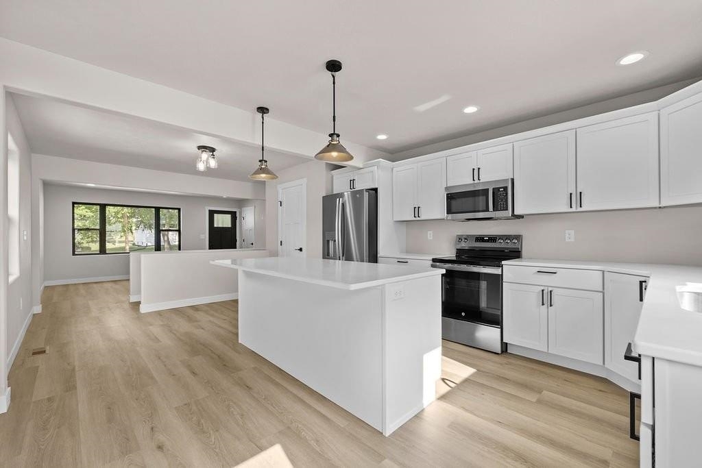 Property Photo: 712 20th St NW ND 58703