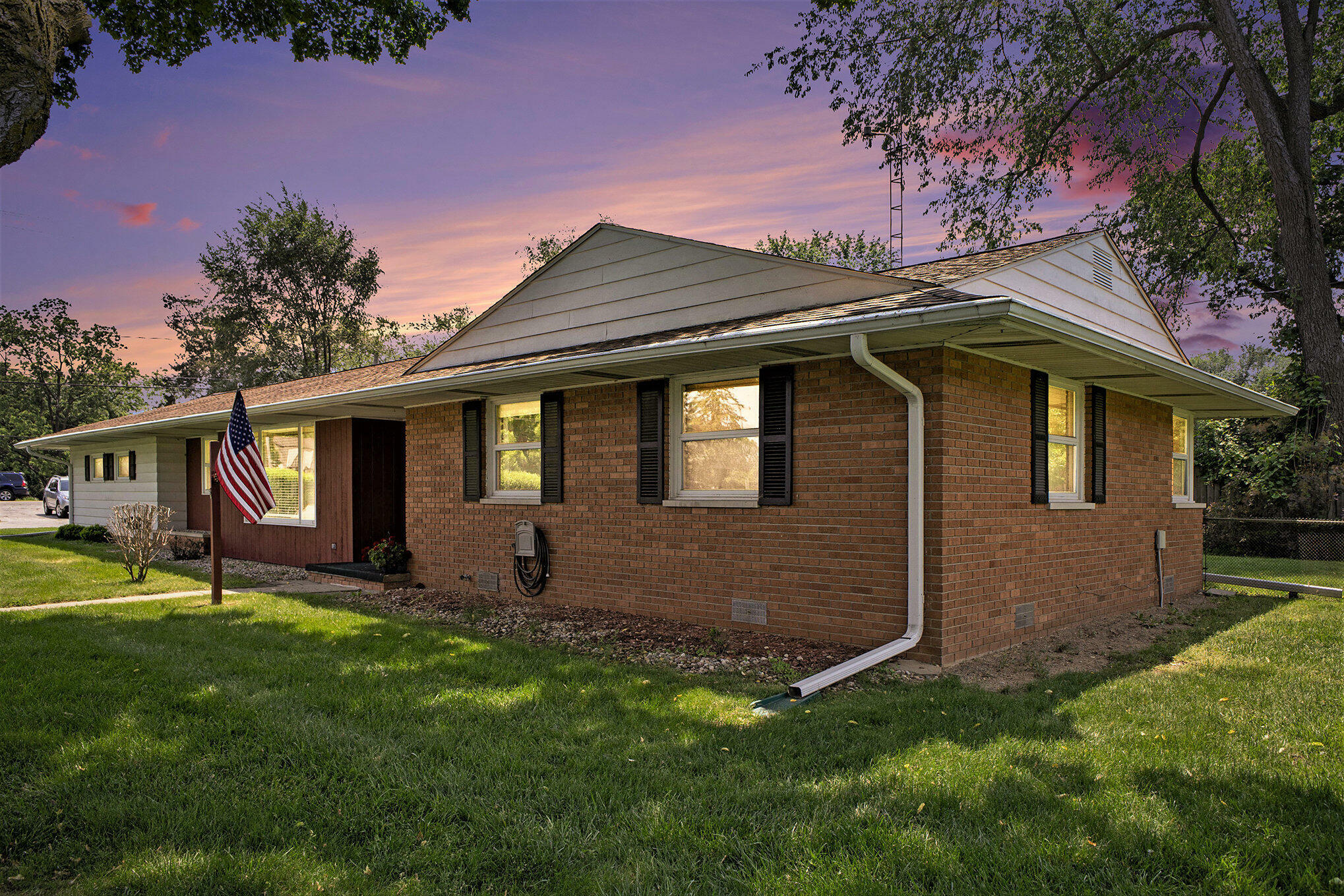 Property Photo: 2301 Foote Manor Drive MI 49203