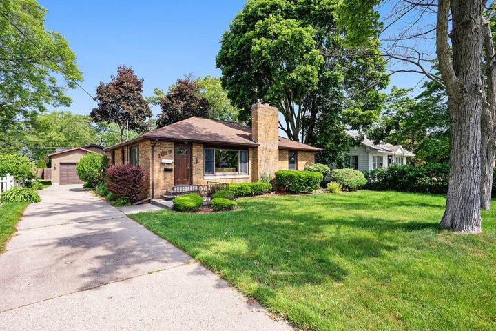Property Photo: 1018 Ruddiman Drive MI 49445