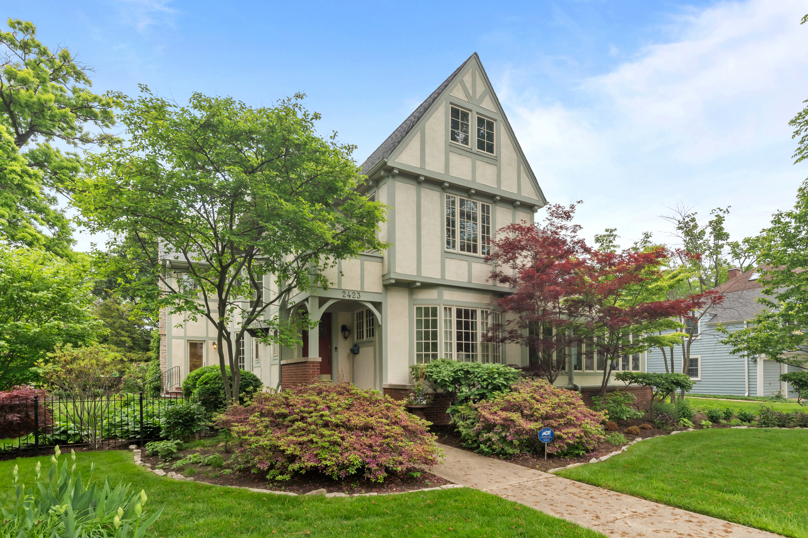 Property Photo: 2423 Harrison Street IL 60201