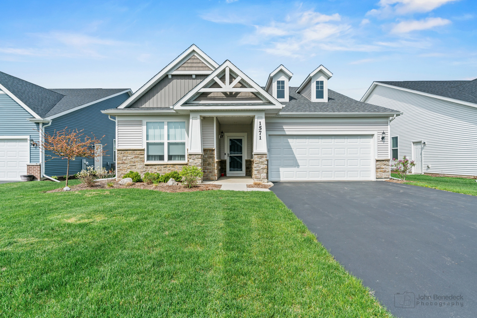 1571 Timberland Drive  Algonquin IL 60102 photo